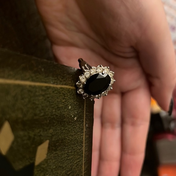 Princess Diana inspired vintage black gemstone ring - Picture 2 of 5